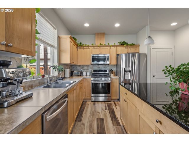 13639 Sw KING LEAR Way, Portland, OR 97224