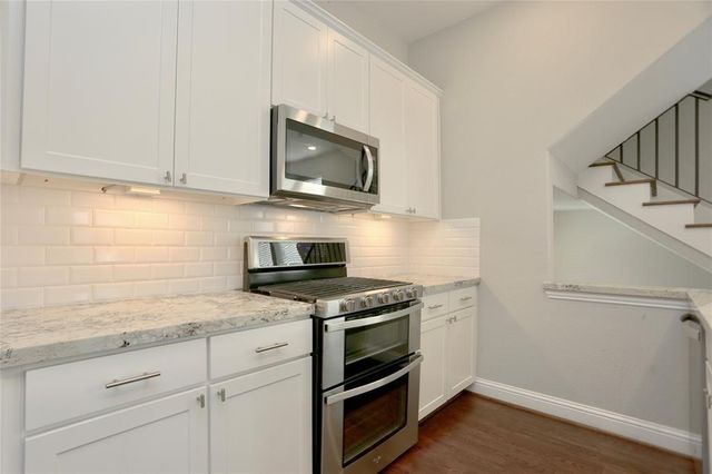 1227 W 19th Street A, Houston, TX 77008