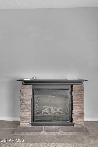 10400 Valle Koki Drive Drive, Socorro, TX 79927