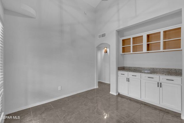 10400 Valle Koki Drive Drive, Socorro, TX 79927