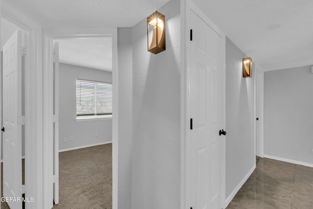 10400 Valle Koki Drive Drive, Socorro, TX 79927