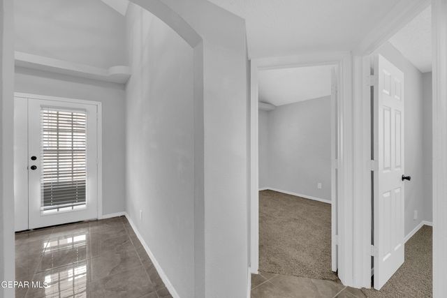 10400 Valle Koki Drive Drive, Socorro, TX 79927