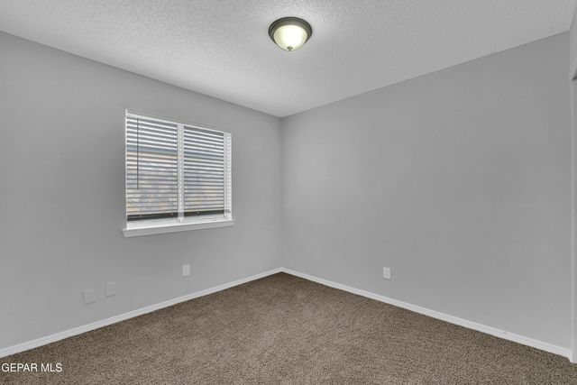 10400 Valle Koki Drive Drive, Socorro, TX 79927