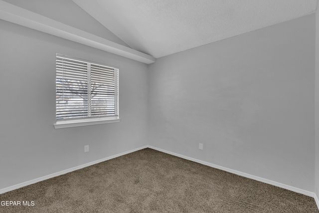 10400 Valle Koki Drive Drive, Socorro, TX 79927