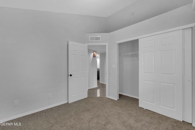 10400 Valle Koki Drive Drive, Socorro, TX 79927