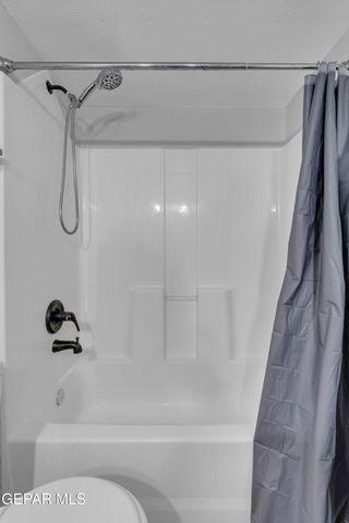 10400 Valle Koki Drive Drive, Socorro, TX 79927