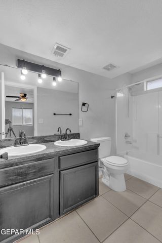 10400 Valle Koki Drive Drive, Socorro, TX 79927