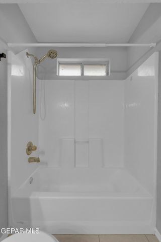 10400 Valle Koki Drive Drive, Socorro, TX 79927