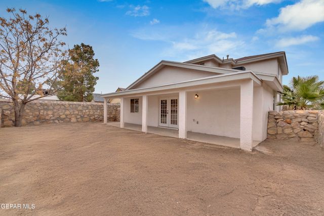 10400 Valle Koki Drive Drive, Socorro, TX 79927