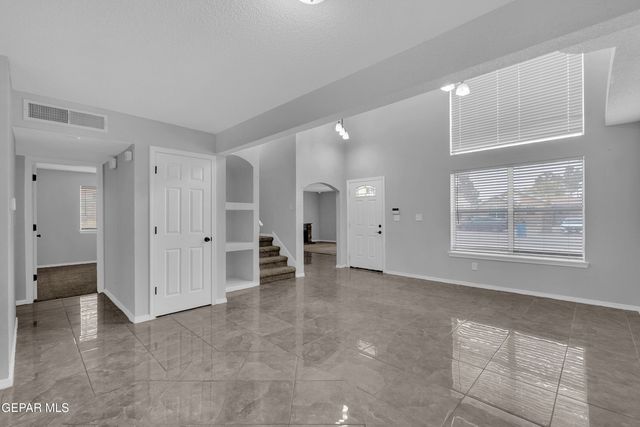 10400 Valle Koki Drive Drive, Socorro, TX 79927