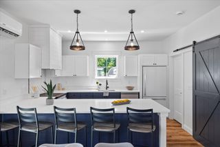 29 Elm St, Webster, MA 01570