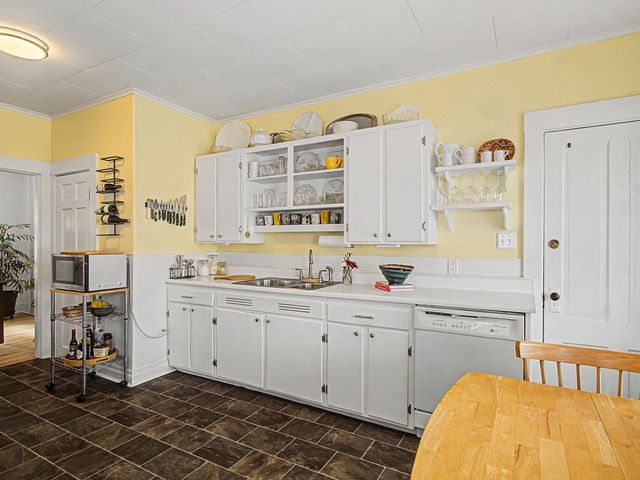 21 Clymer Street, Burlington, VT 05401