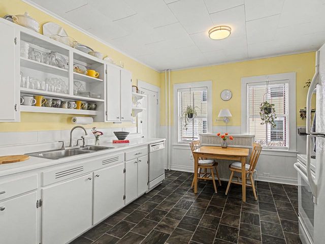 21 Clymer Street, Burlington, VT 05401