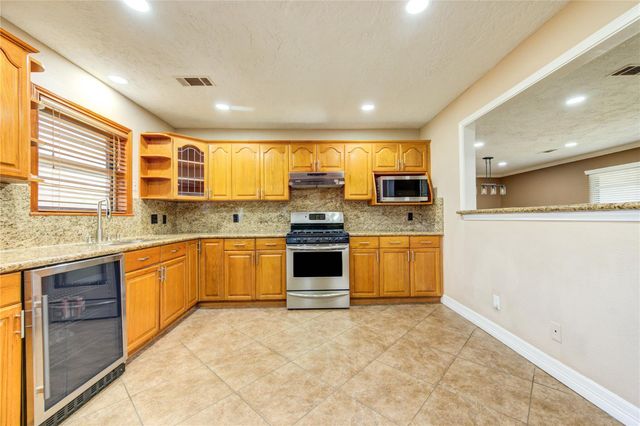 9922 Carmalee Street, Houston, TX 77075