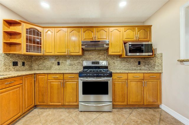 9922 Carmalee Street, Houston, TX 77075