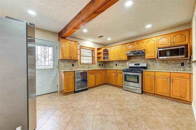 9922 Carmalee Street, Houston, TX 77075