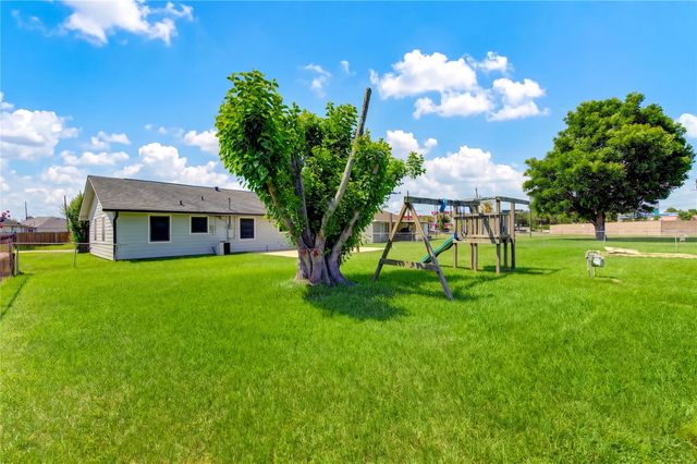 9922 Carmalee Street, Houston, TX 77075