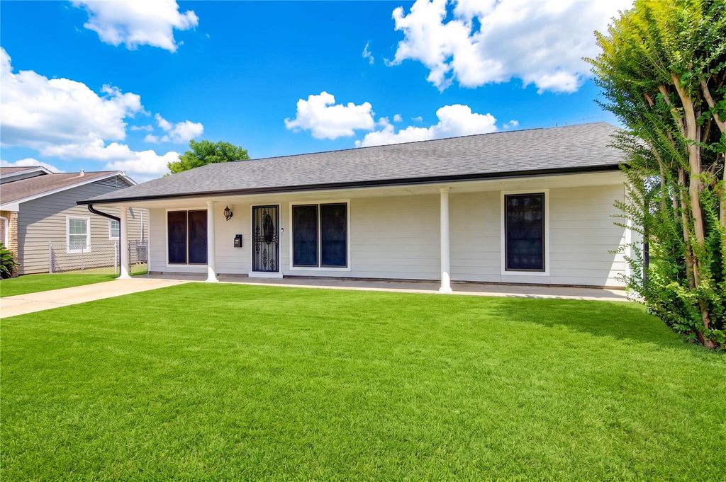 9922 Carmalee Street, Houston, TX 77075