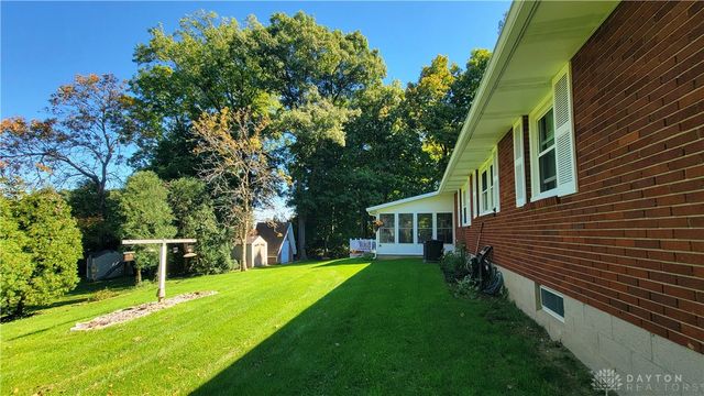 324 Oakridge Drive, Springfield, OH 45504