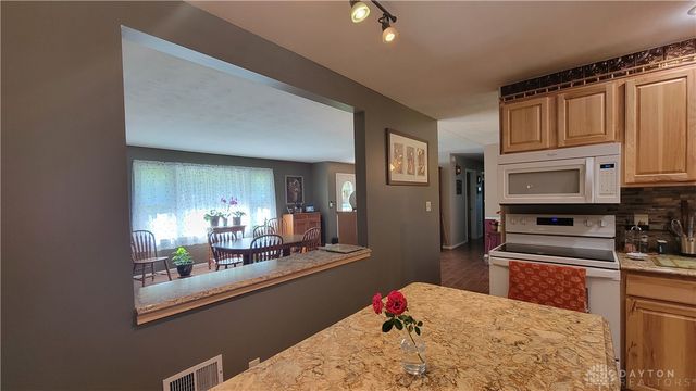 324 Oakridge Drive, Springfield, OH 45504