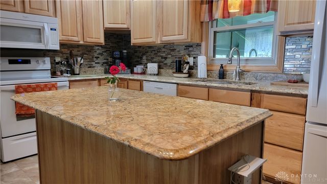 324 Oakridge Drive, Springfield, OH 45504
