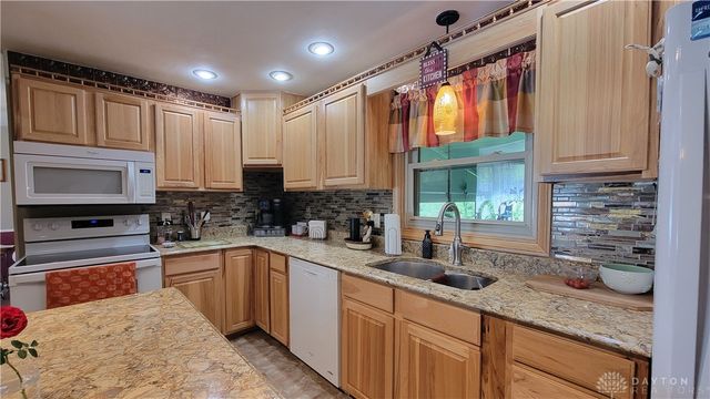 324 Oakridge Drive, Springfield, OH 45504