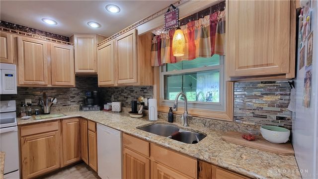 324 Oakridge Drive, Springfield, OH 45504