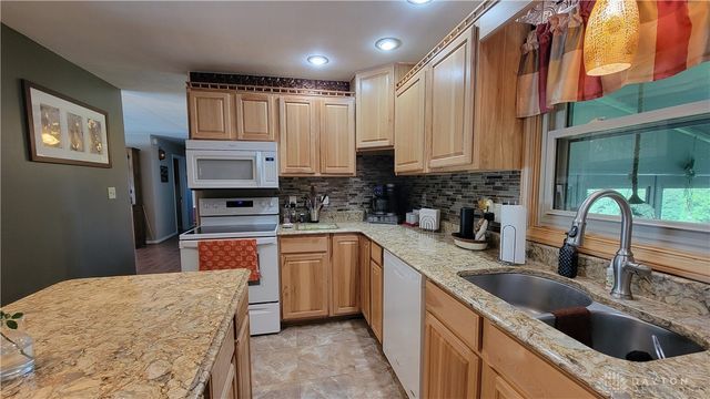 324 Oakridge Drive, Springfield, OH 45504