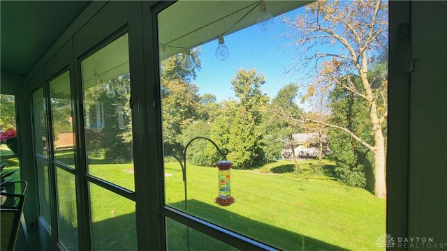 324 Oakridge Drive, Springfield, OH 45504