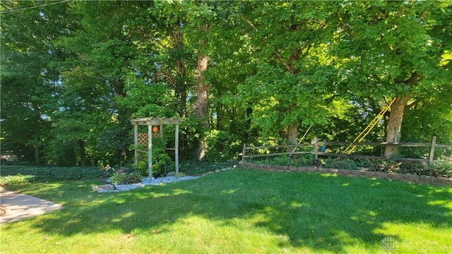 324 Oakridge Drive, Springfield, OH 45504