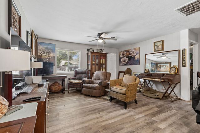 7705 Navajo Trail 7705, Lake Worth, TX 76135