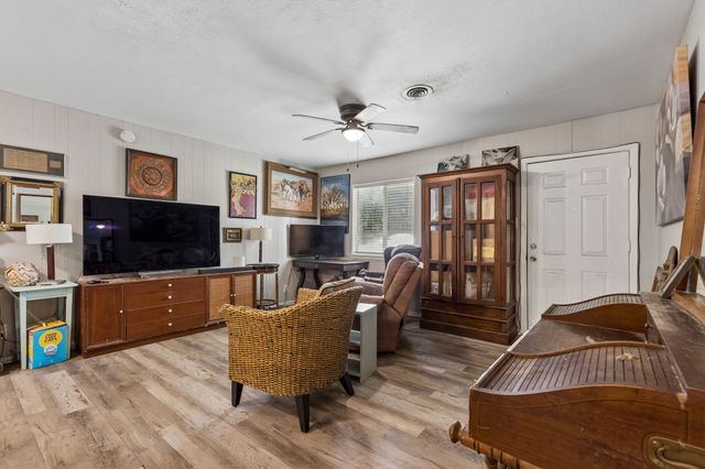 7705 Navajo Trail 7705, Lake Worth, TX 76135