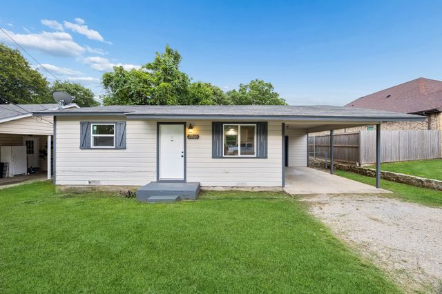 7705 Navajo Trail 7705, Lake Worth, TX 76135