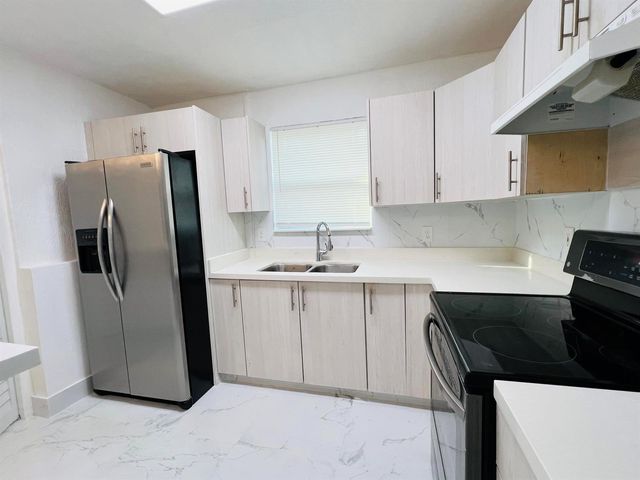 525 NW 22nd Avenue, Fort Lauderdale, FL 33311