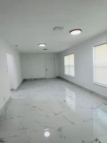 525 NW 22nd Avenue, Fort Lauderdale, FL 33311