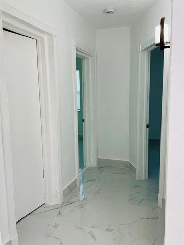 525 NW 22nd Avenue, Fort Lauderdale, FL 33311