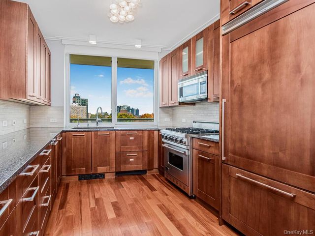 640 W 237th Street 7D, Bronx, NY 10463