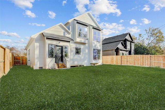 10514 Ashville Drive, Houston, TX 77051