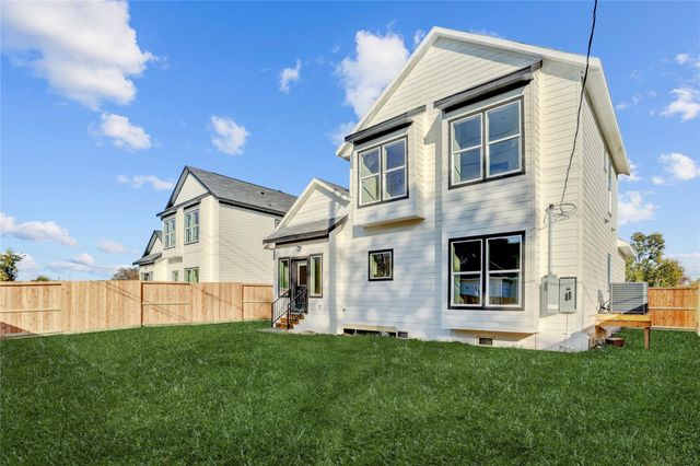 10514 Ashville Drive, Houston, TX 77051