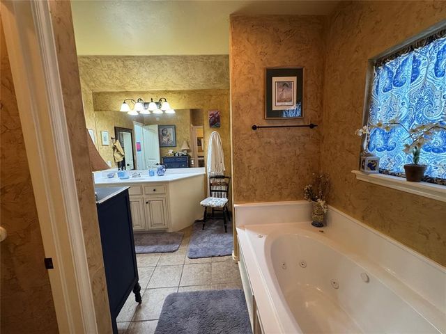 1112 Ariana Street, Shawnee, OK 74804