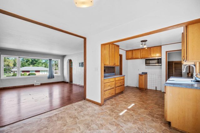 2403 W Alvina AVENUE, Milwaukee, WI 53221