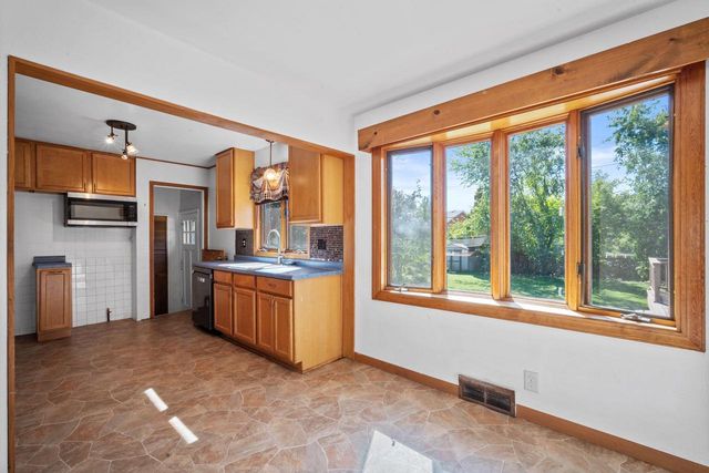 2403 W Alvina AVENUE, Milwaukee, WI 53221