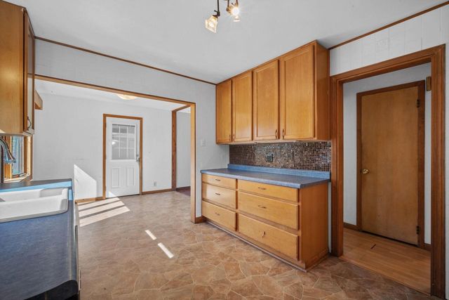 2403 W Alvina AVENUE, Milwaukee, WI 53221