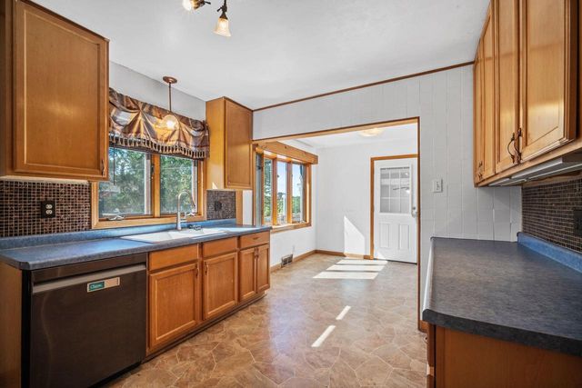 2403 W Alvina AVENUE, Milwaukee, WI 53221