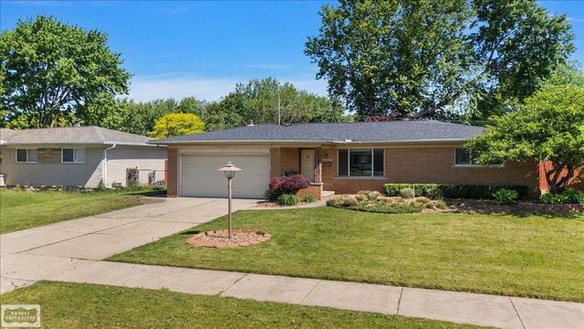 11489 Anna Lisa Street, Utica, MI 48312