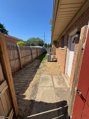 11489 Anna Lisa Street, Utica, MI 48312