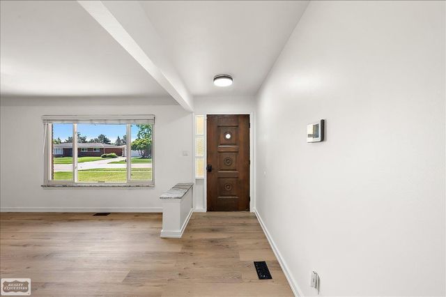 11489 Anna Lisa Street, Utica, MI 48312