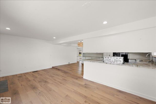 11489 Anna Lisa Street, Utica, MI 48312