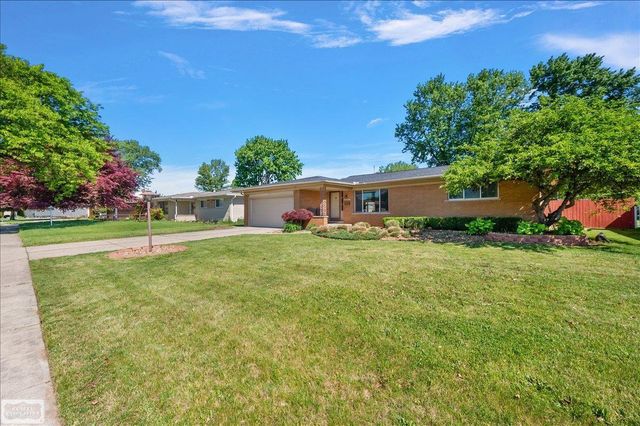 11489 Anna Lisa Street, Utica, MI 48312