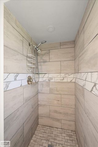 11489 Anna Lisa Street, Utica, MI 48312